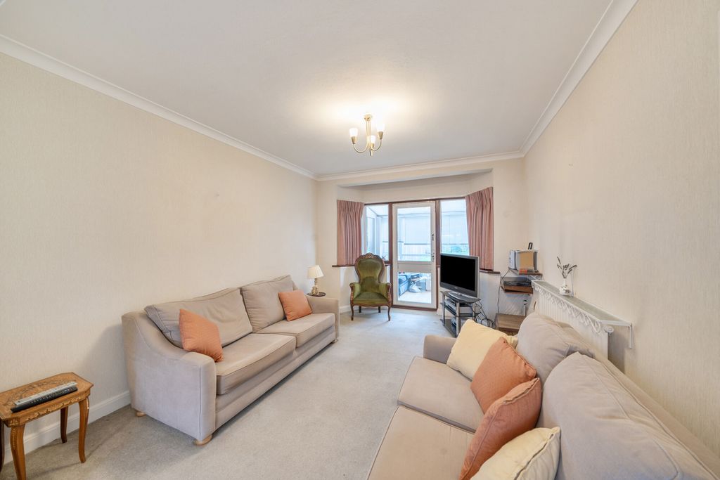 Property photo 3 of 20 1446377-14-69E113...