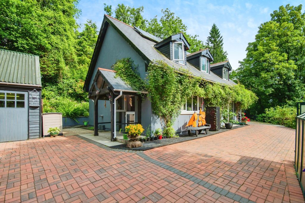 Property photo 1 of 37 Photography