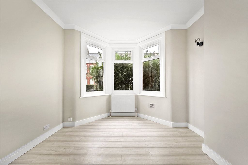 Property photo 2 of 16 Picture No. 05