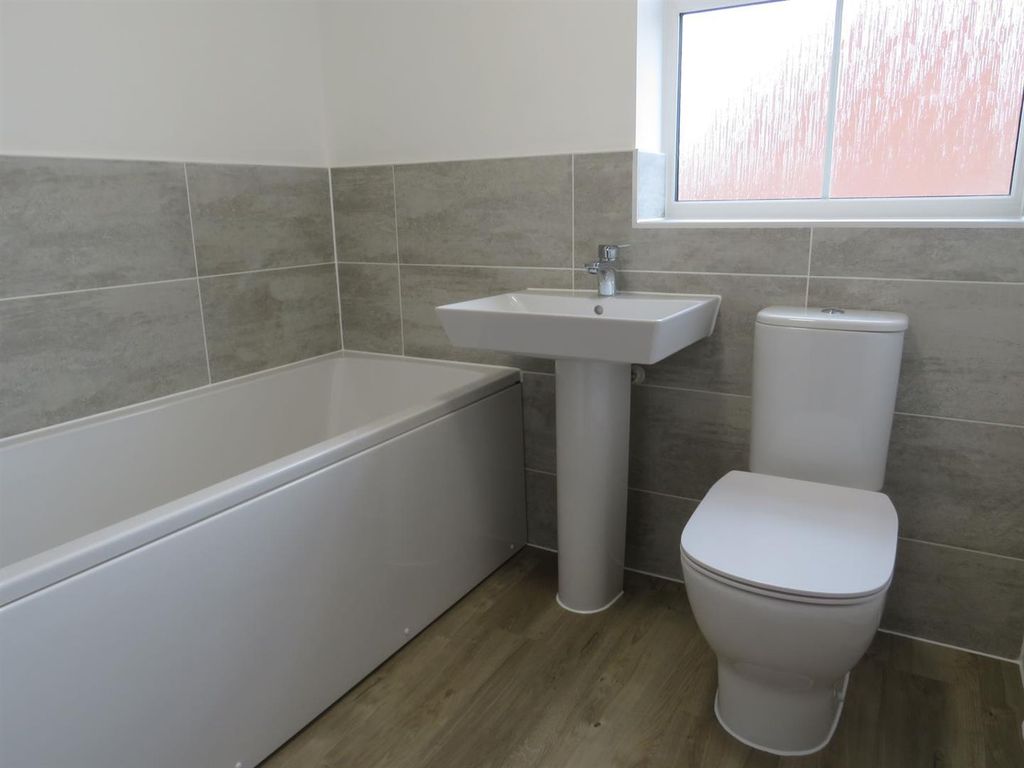 Property photo 3 of 17 Bath Room