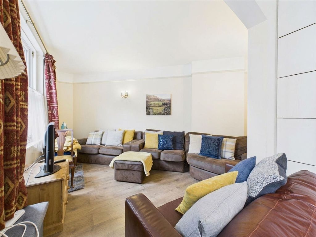Property photo 2 of 15 The Lounge