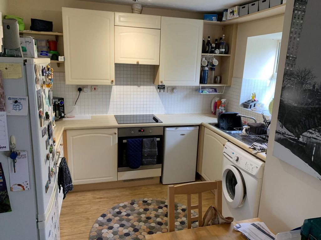 Property photo 2 of 5 Kitchen