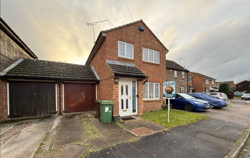 Property photo 1 of 11 Front