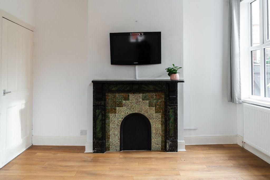 Property photo 3 of 26