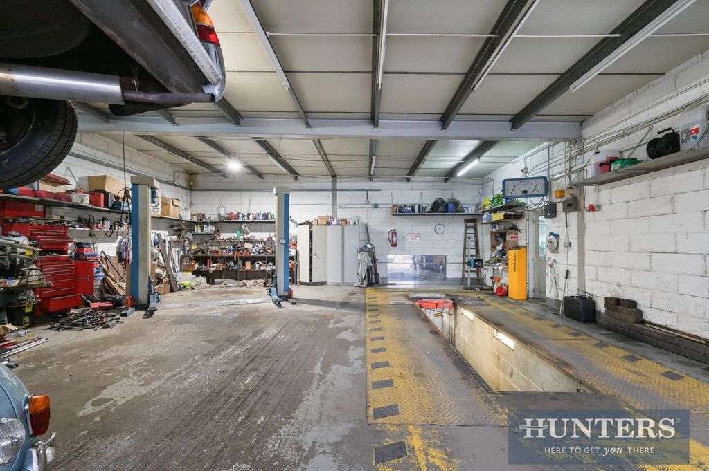 Property photo 2 of 8 Wellington Road, (2).Jpg