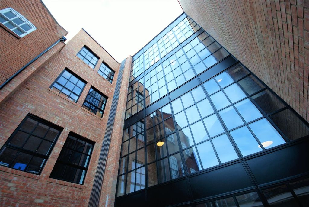 Property photo 2 of 11