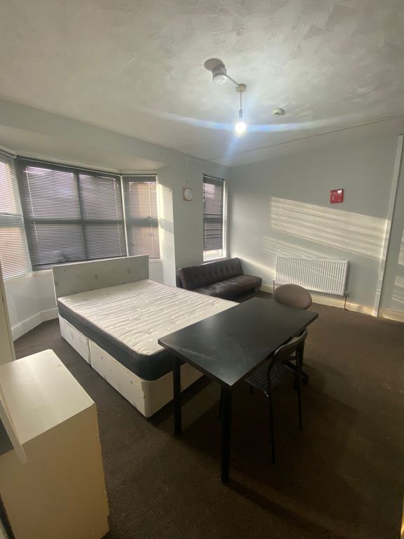 Property photo 1 of 2