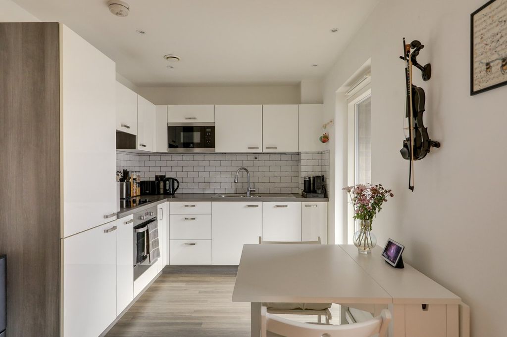 Property photo 2 of 13