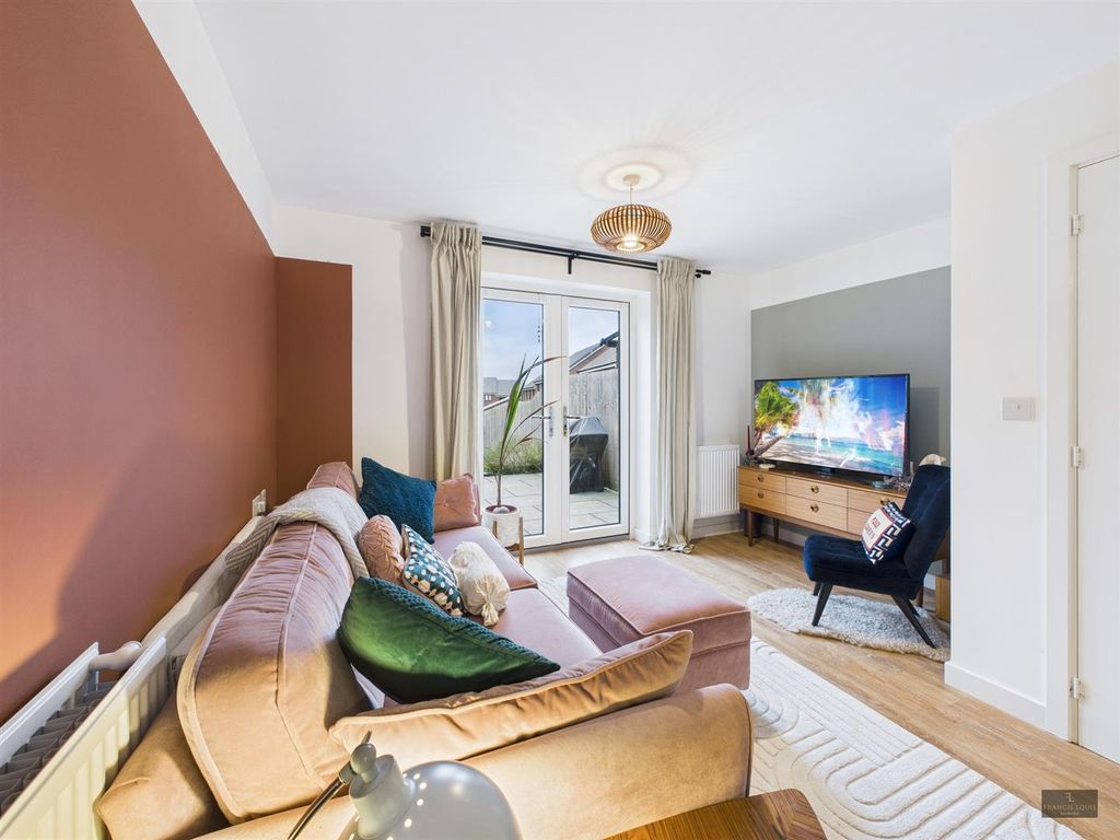 Property photo 3 of 19 Cam02887G0-Pr0596-Still002.Jpg