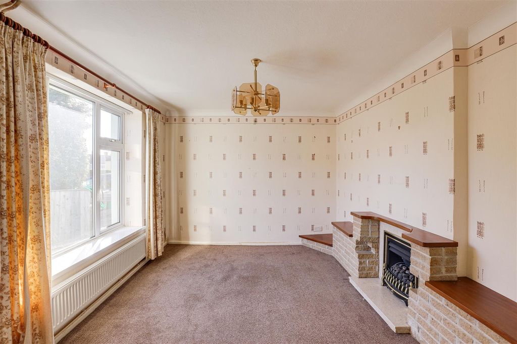 Property photo 2 of 15 5226.Jpg
