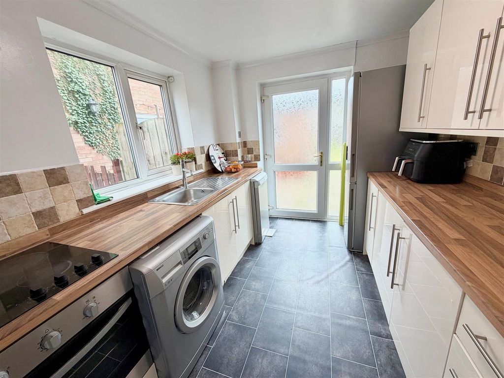 Property photo 2 of 14