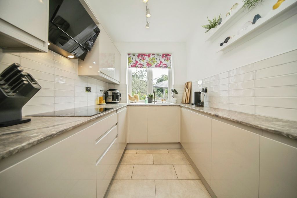 Property photo 3 of 18 Pbox-Img.Jpg