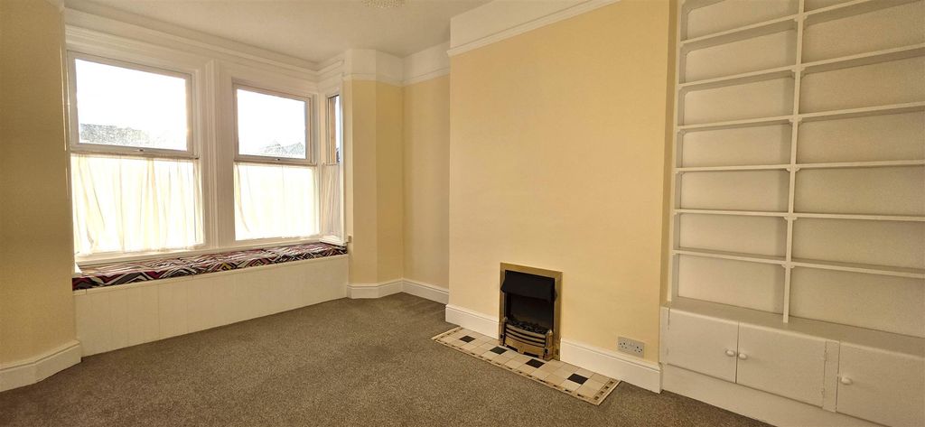 Property photo 2 of 11 Sitting Room.Jpg