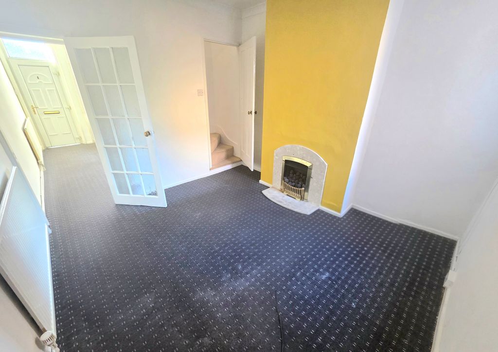 Property photo 3 of 8