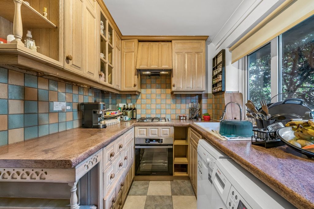 Property photo 3 of 8