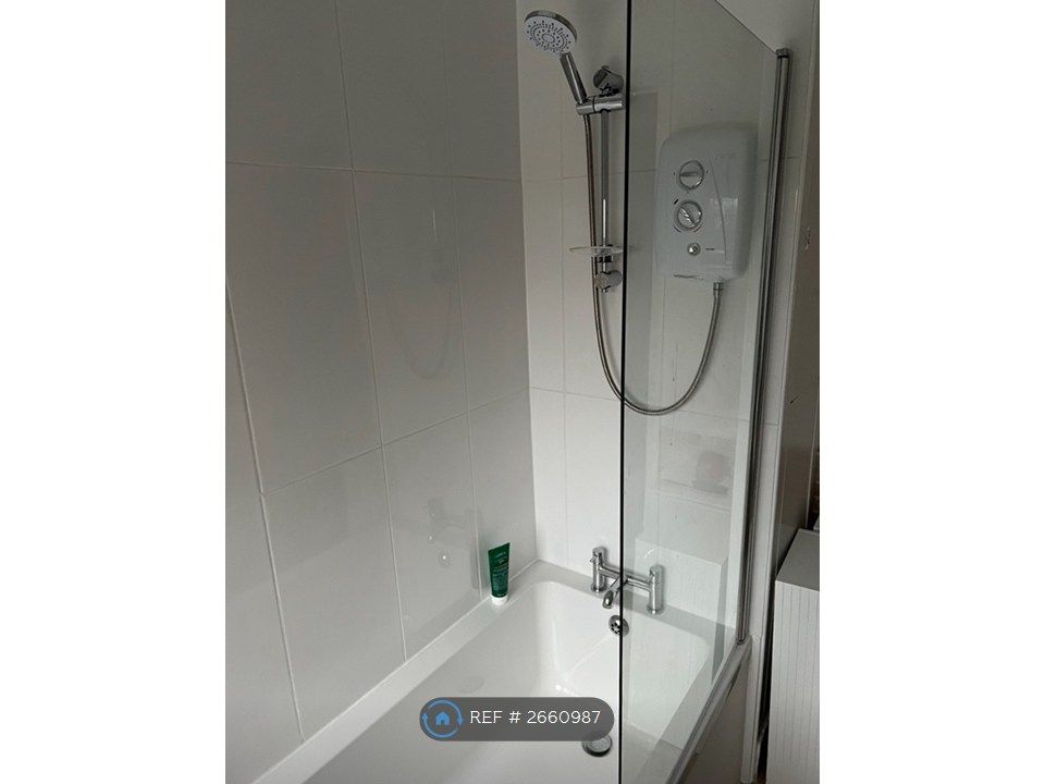 Property photo 2 of 14 Bath/Shower Room