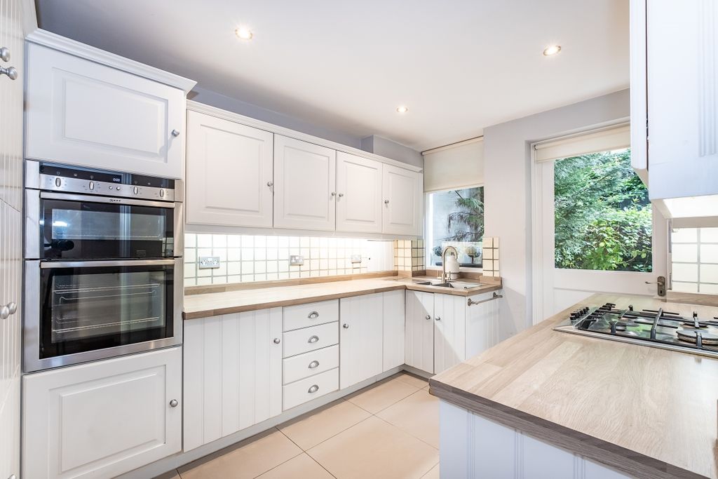 Property photo 2 of 15 Kitchen