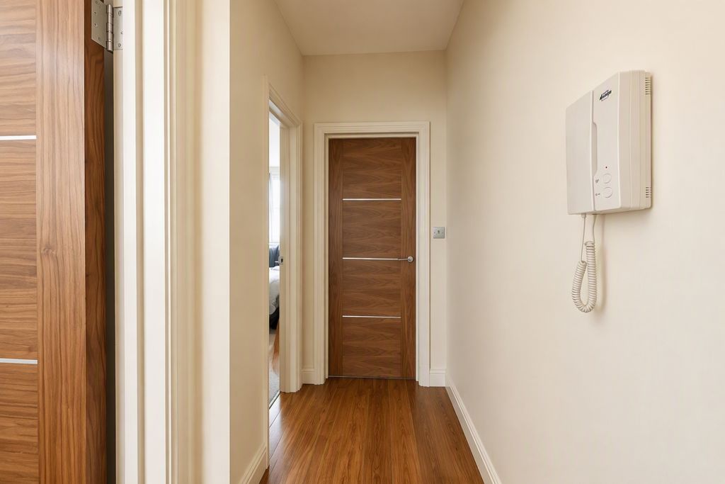 Property photo 2 of 2 Hallway