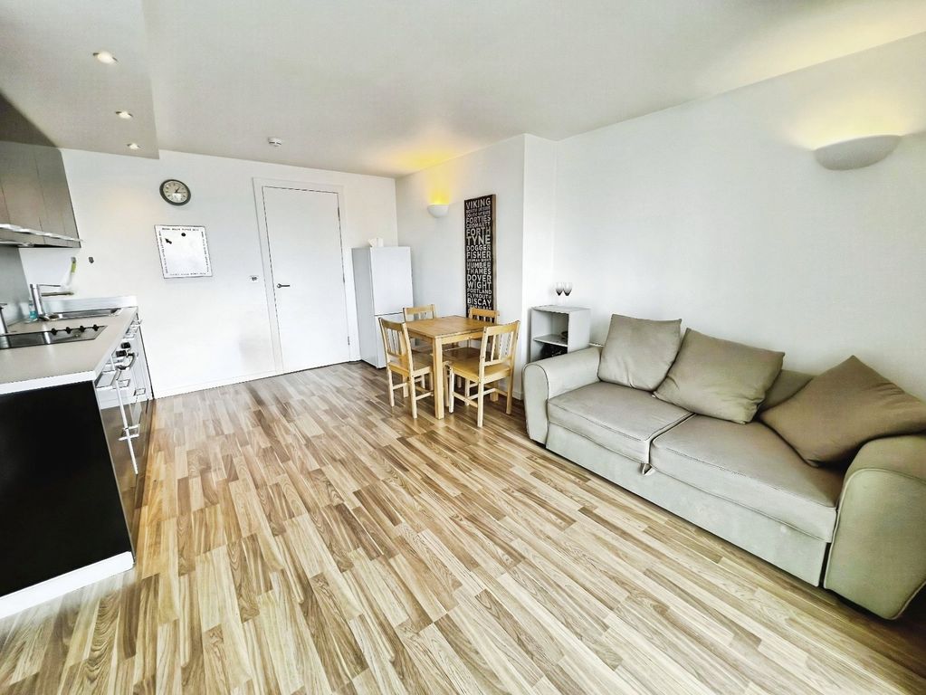 Property photo 3 of 9 Picture No. 27