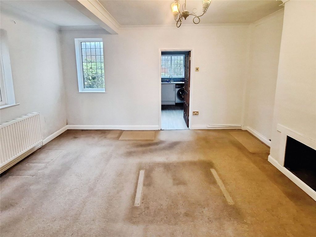 Property photo 3 of 10 Dining Room