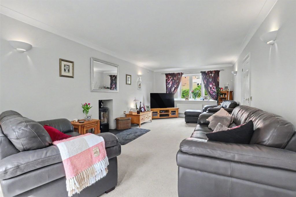Property photo 2 of 28 2 - Picture No. 12
