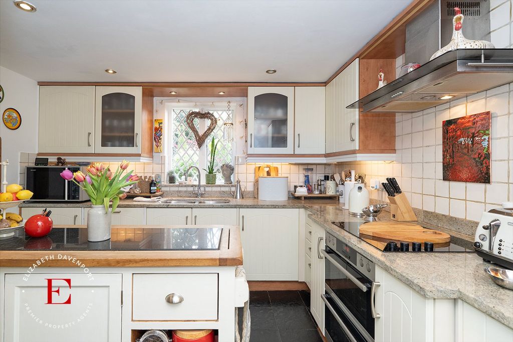 Property photo 3 of 23