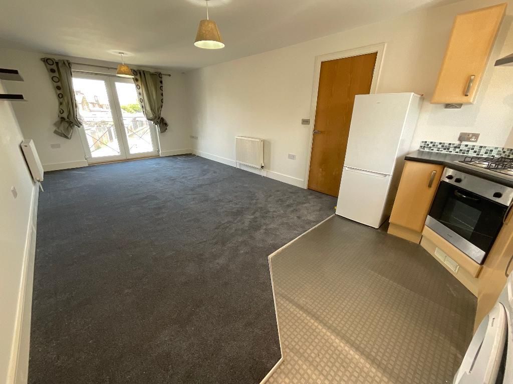 Property photo 2 of 8 Living Room/Kitchen 24'4 x 11'5