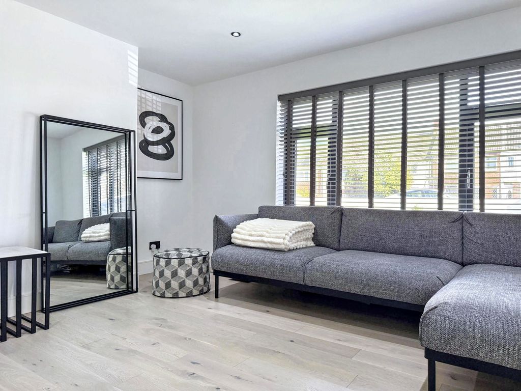 Property photo 3 of 26