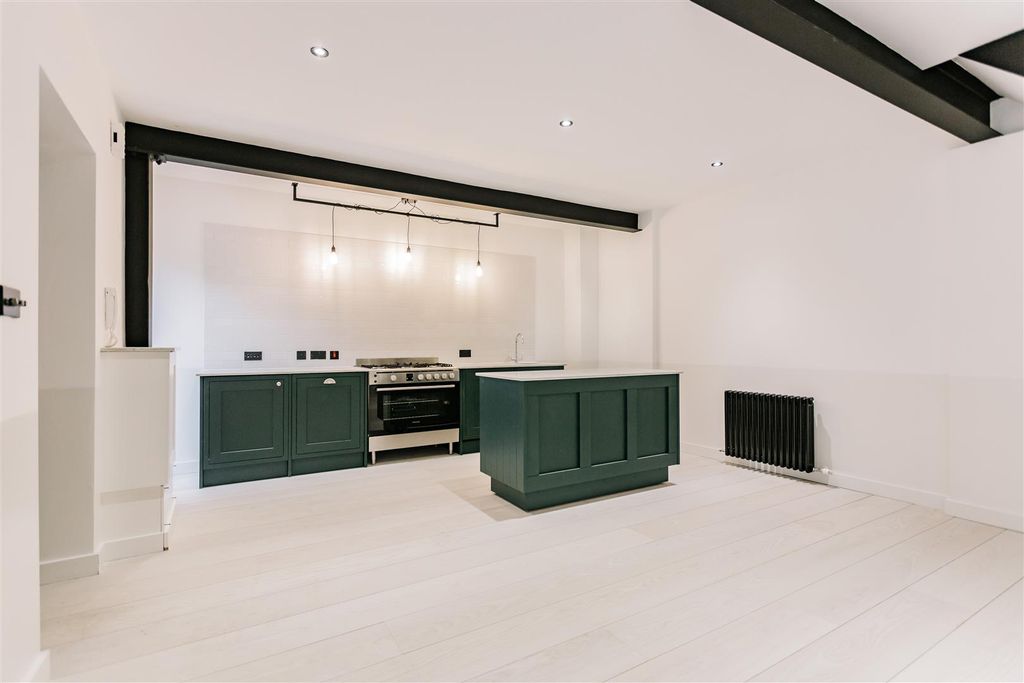 Property photo 2 of 15 Mb_Number 14_Fonthill Mews_47.Jpg