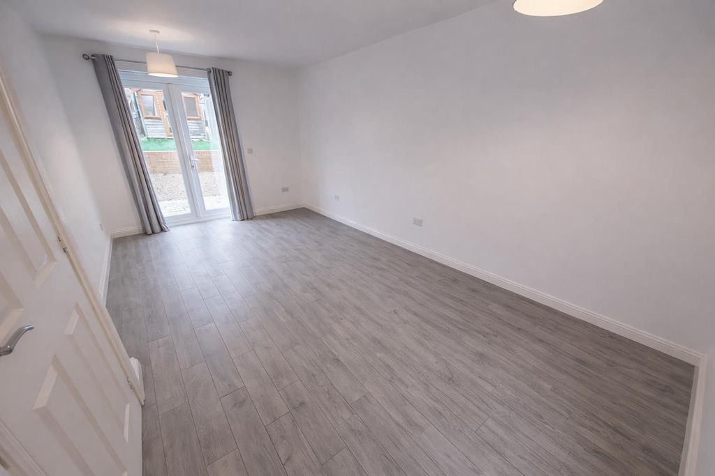 Property photo 2 of 17 Original-C3036F2A-95B2-41Aa-834D-8644232D8367.Jpeg