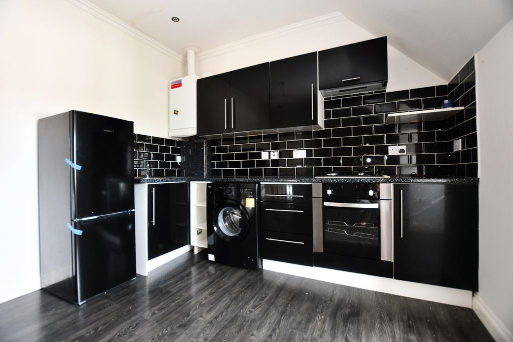 Property photo 1 of 6 3