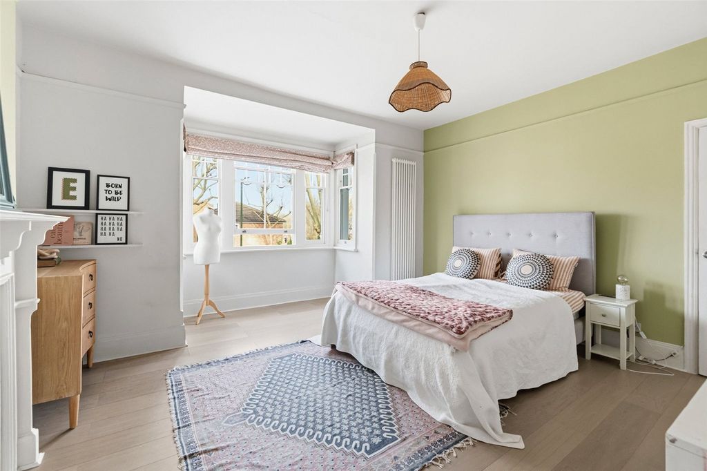 Additional image 13 of 5 bed semi-detached house for salePark Road, Hampton TW12