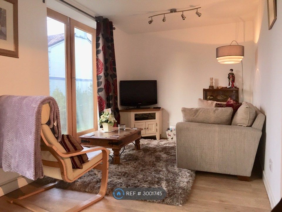 Property photo 3 of 10 Open Plan Lounge