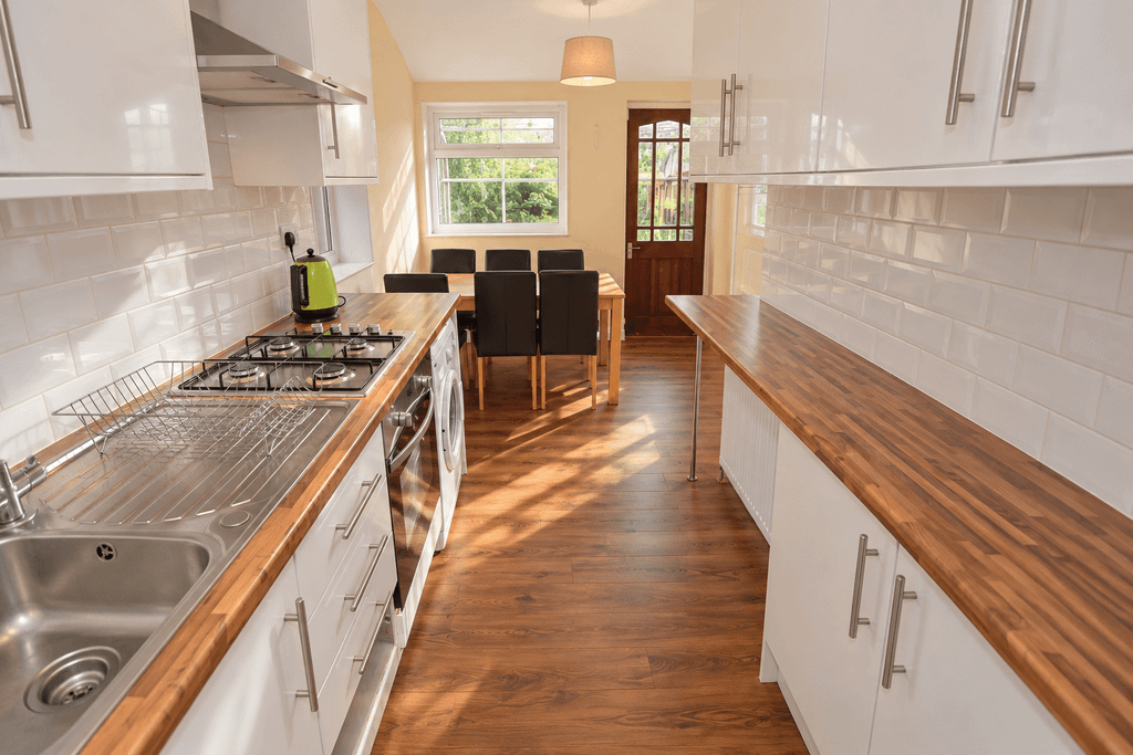 Property photo 3 of 12 Kitchen