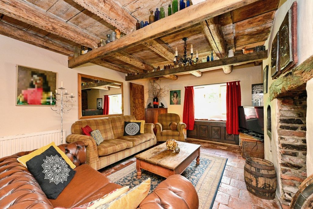 Property photo 2 of 31 Pbox-Img.Jpg