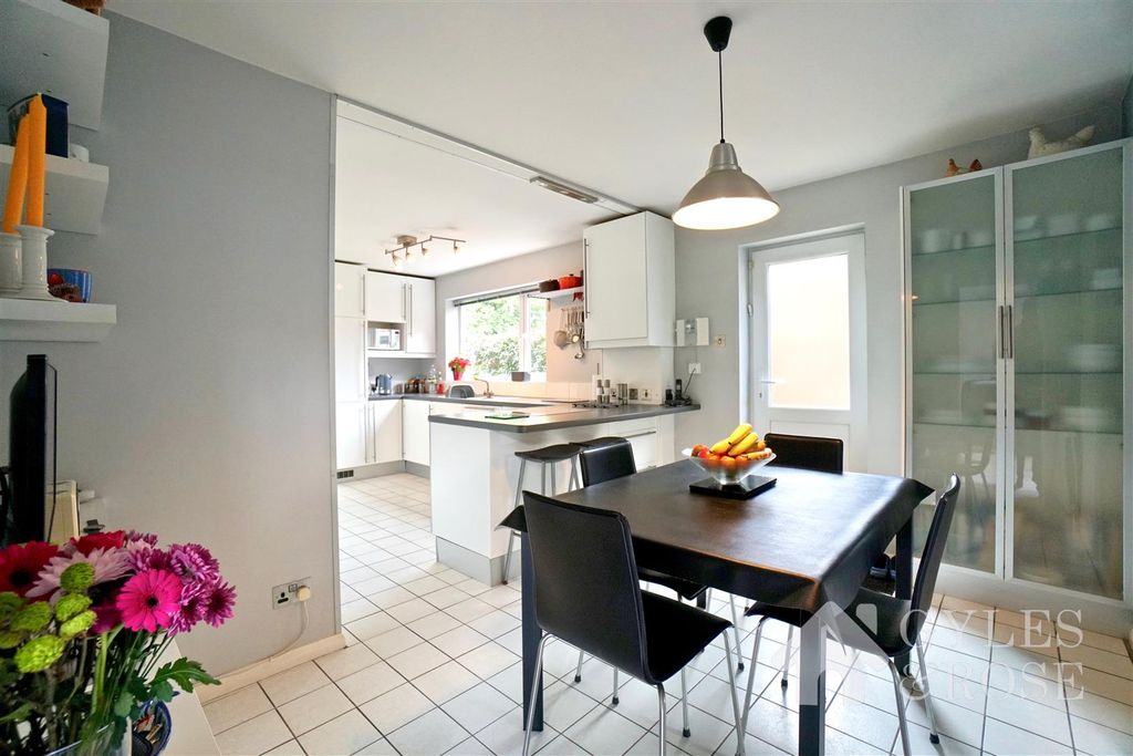 Property photo 2 of 22 Kitchen/Dining Room