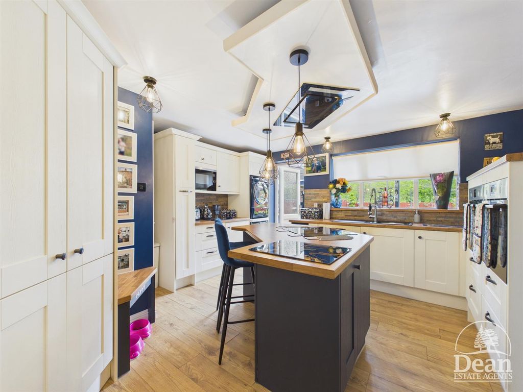 Property photo 3 of 25