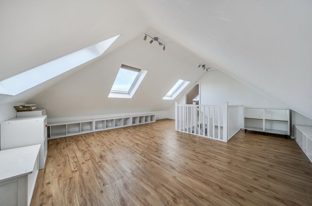 Property photo 2 of 13 1371432-11-68F8B0...