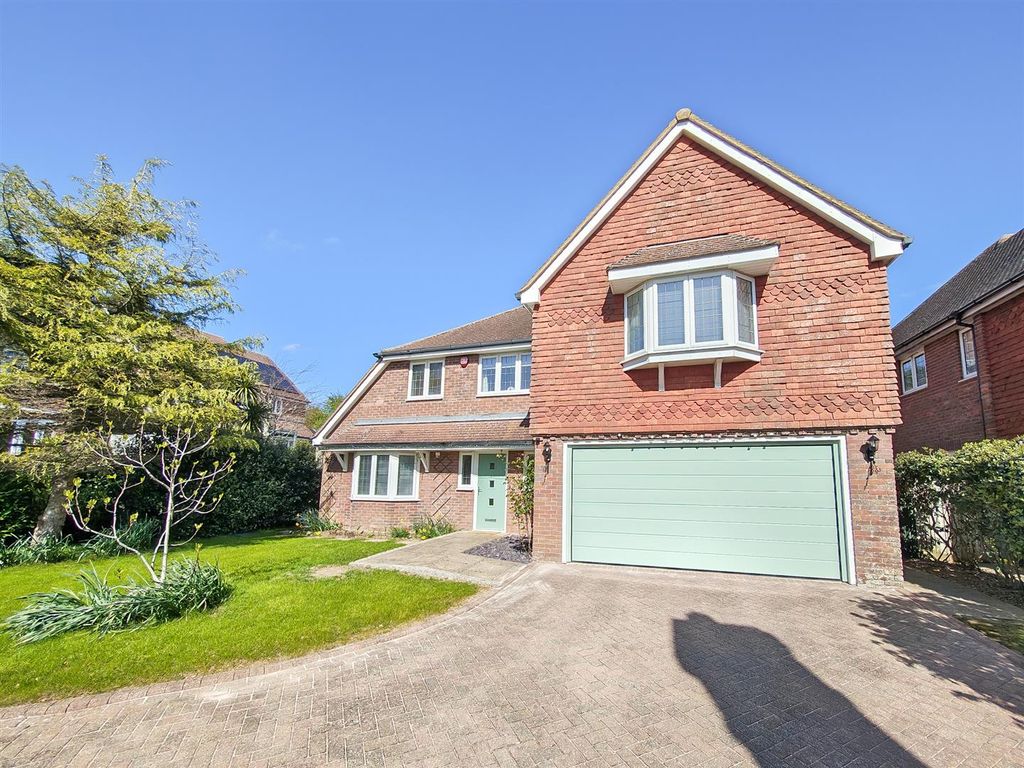 Property photo 1 of 20 Front