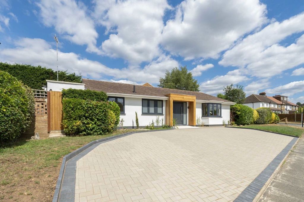 Property photo 1 of 8