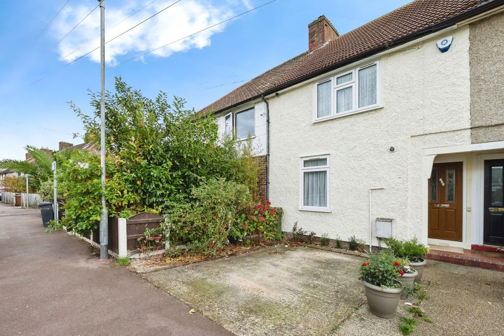 Property photo 1 of 17 Front