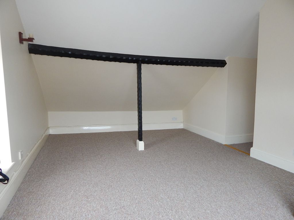 Property photo 3 of 9 Lounge