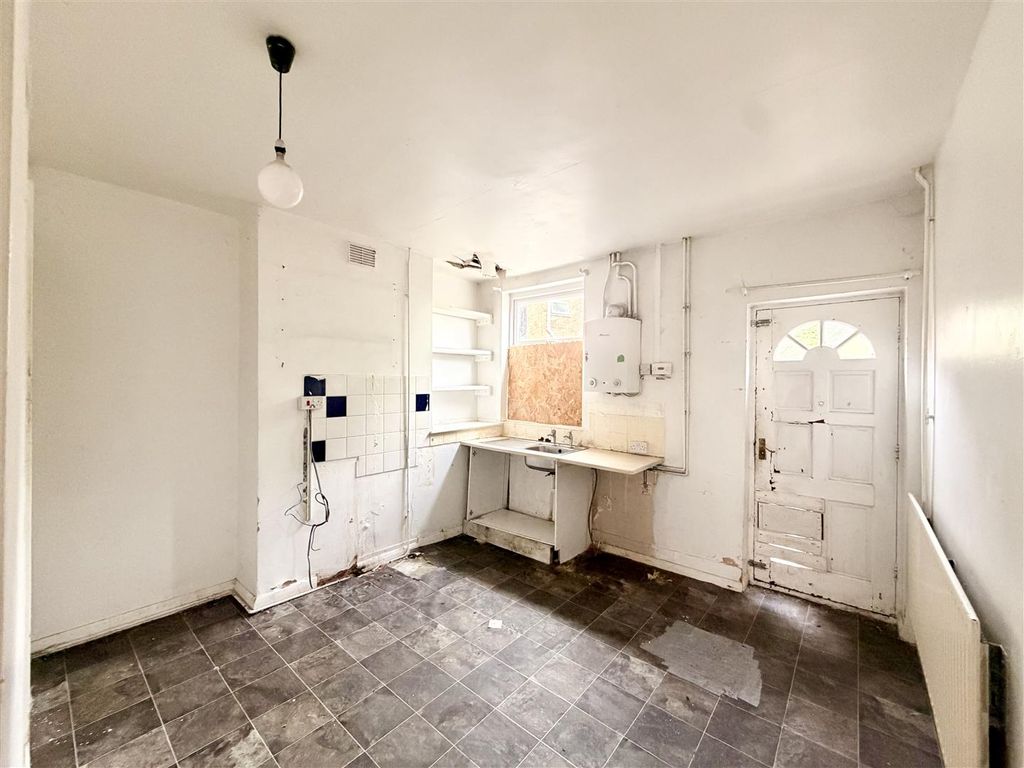 Property photo 3 of 7 3