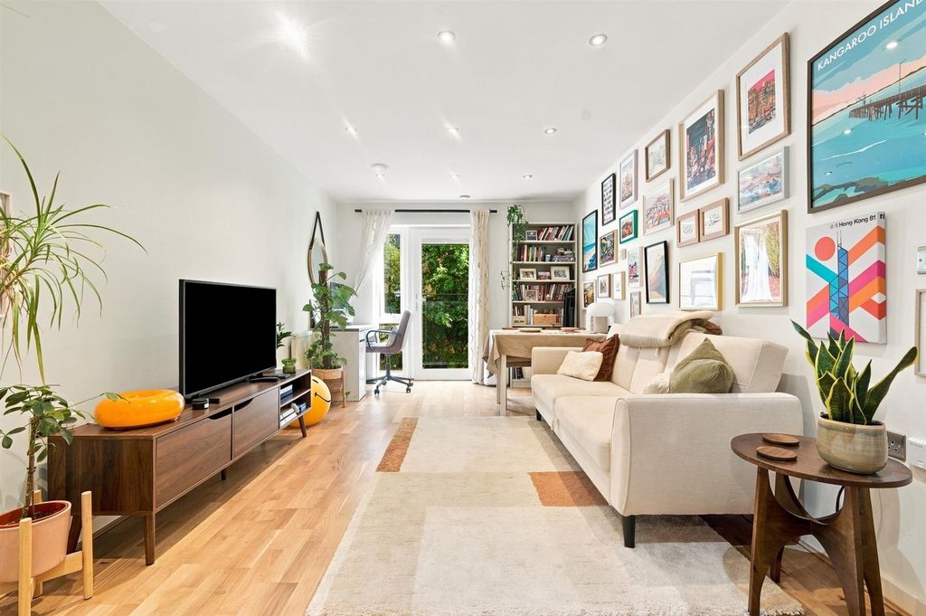 Property photo 1 of 9 1