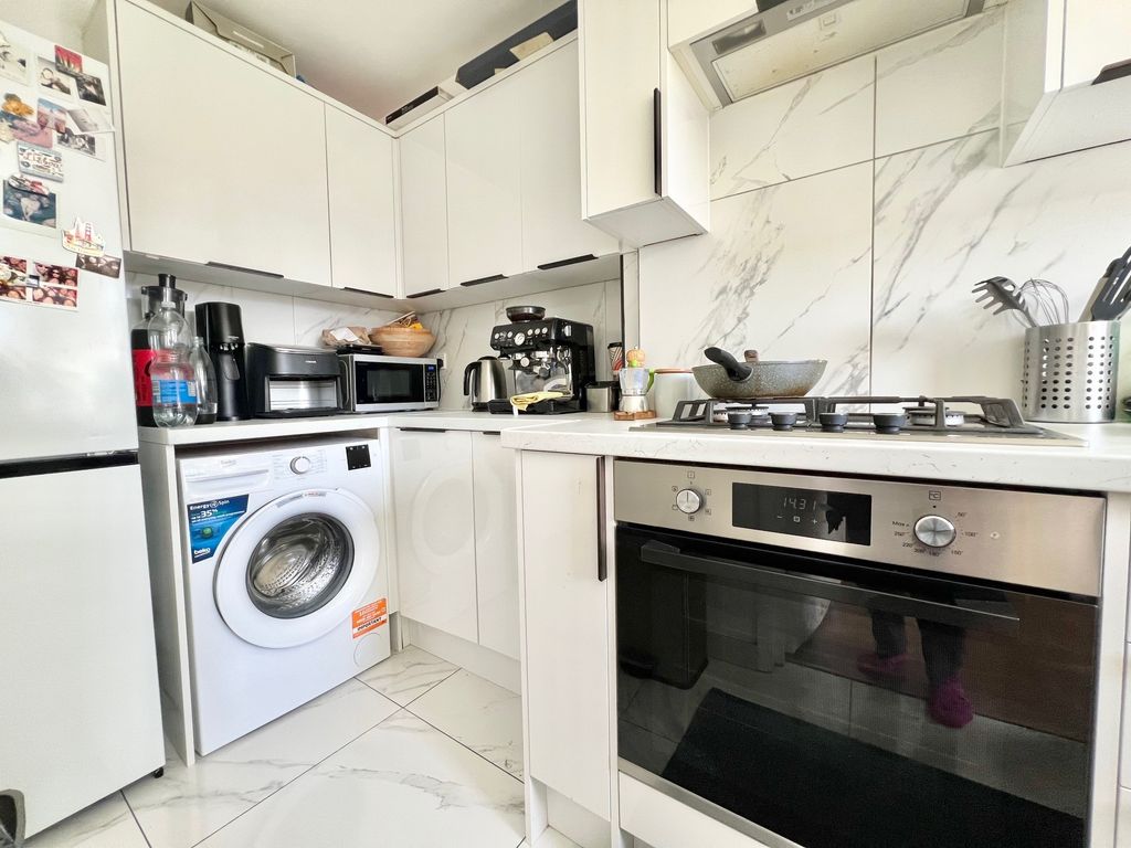 Property photo 2 of 11 Photo 3