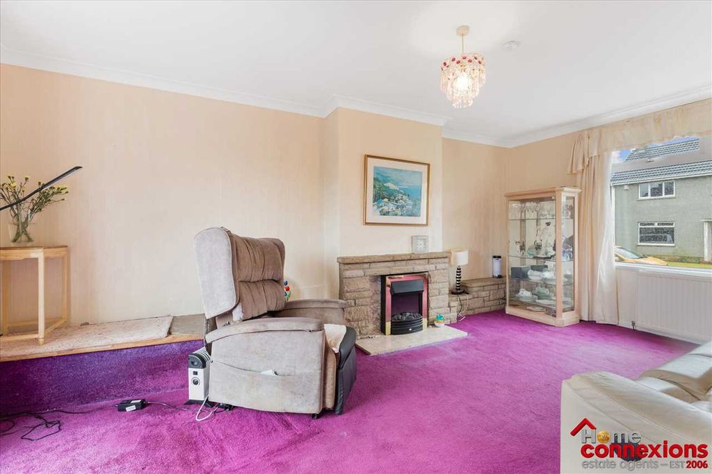 Property photo 3 of 21 Lounge (2)