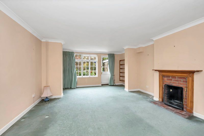 Property photo 3 of 14 Sitting Room