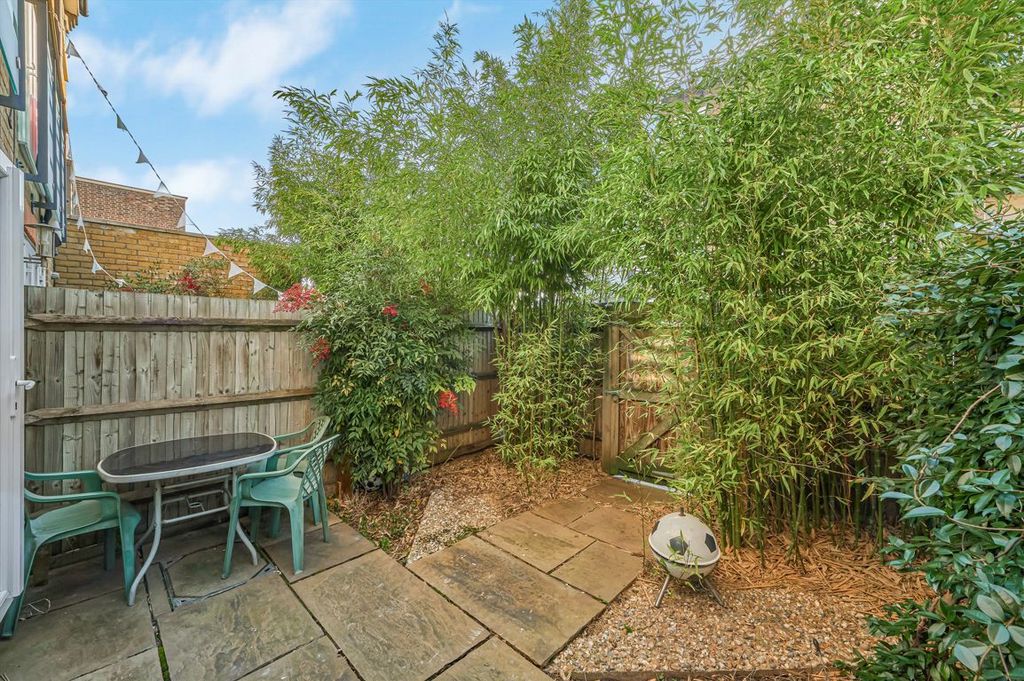 Property photo 3 of 8