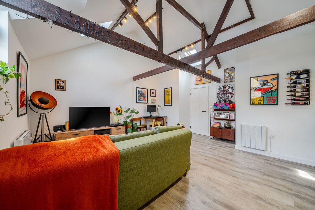 Property photo 1 of 16 15-6A6340E885352-...