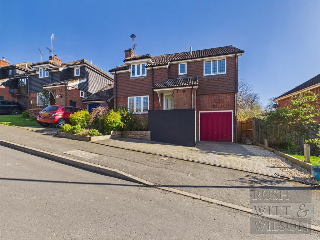 Property photo 1 of 32